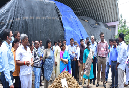 Dr.N.Vijaya Lakshmi Joint Secretary Marketing, Department of Agriculture and MD SFAC visited Nizamabad Mandi of Telangana on 01July 2022 - 2/4
